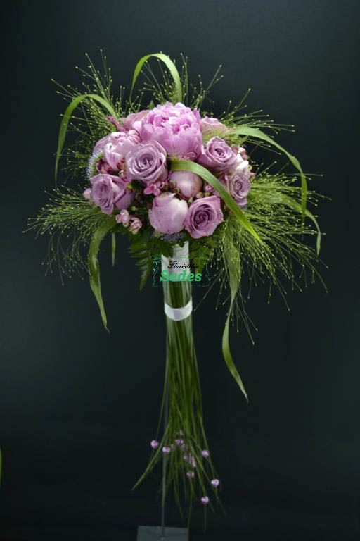 Bouquet peonias malvas. - Imagen 3