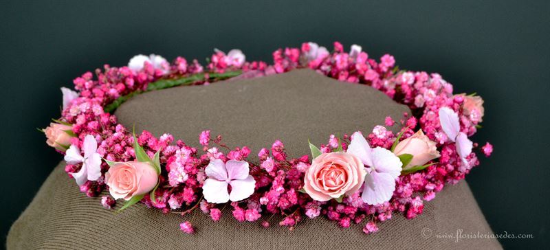 Corona de pani rosa, hortensia y rosa spray. - Imagen 1