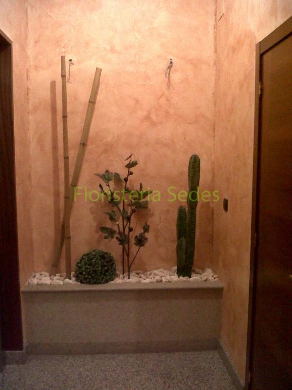 Decoración portal con bambú y cactus. - Imagen 4