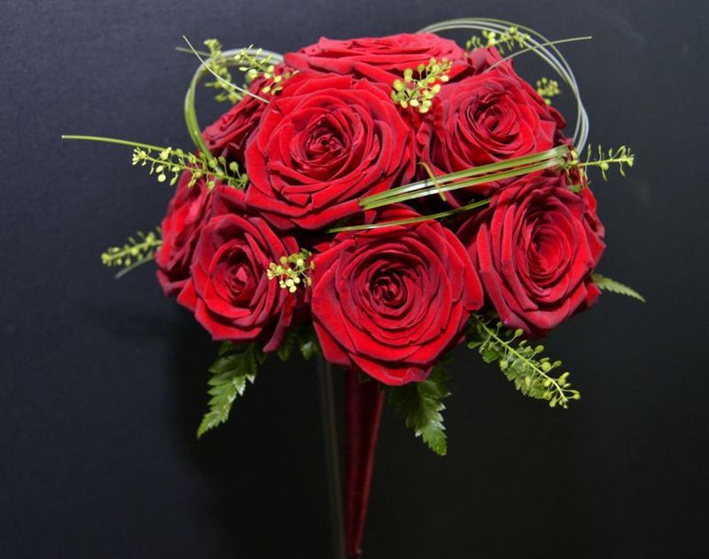 Bouquet de rosas rojas. - Imagen 3