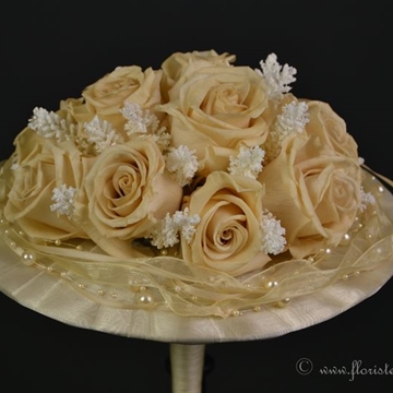 Bouquet de rosas y estructura. - Imagen 2