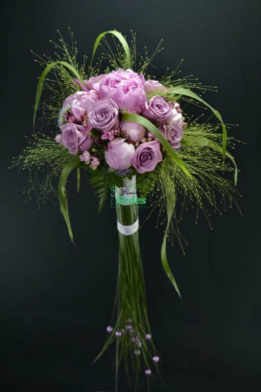 Bouquet peonias malvas. - Imagen 2