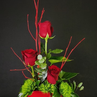 Composición tres rosas. - Imagen 1