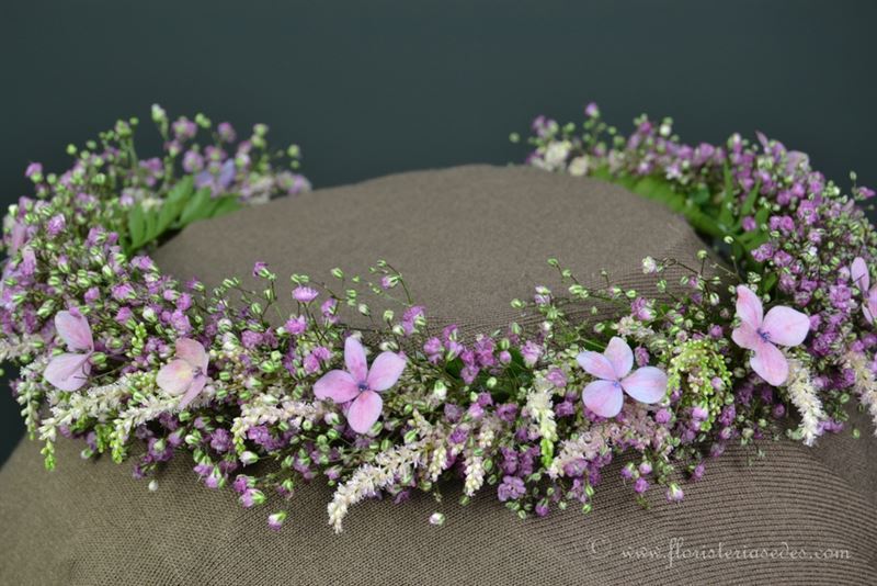 Corona paniculata, astilbe y hortensia. - Imagen 2