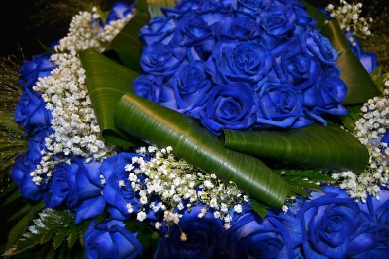 Ramo de 60 rosas azules - Imagen 4