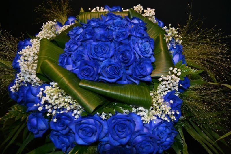 Ramo de 60 rosas azules