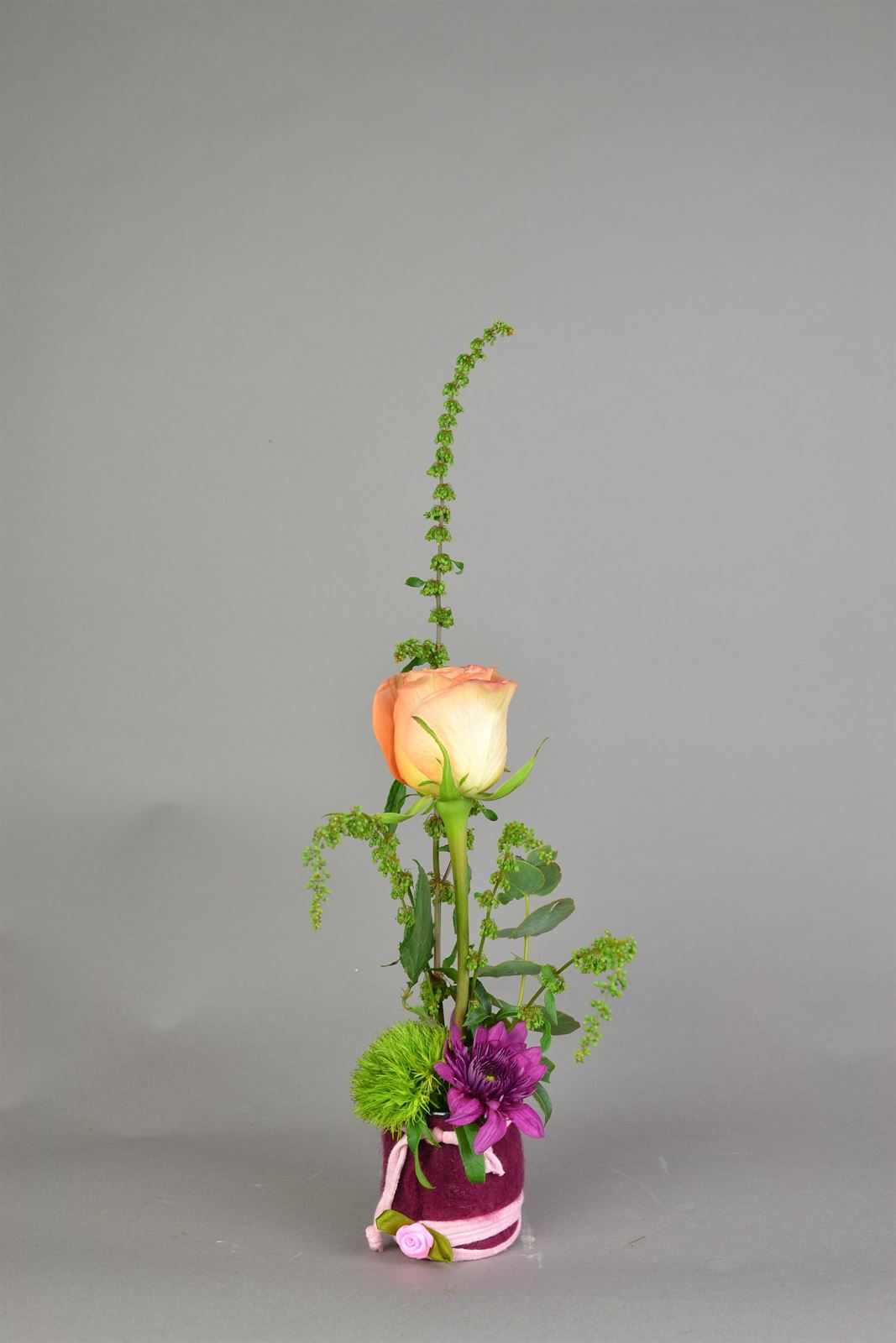 Vaso de cristal con rosa natural. - Imagen 4